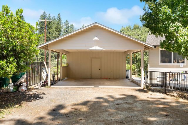 2307 Olympia Ln, Placerville, CA 95667