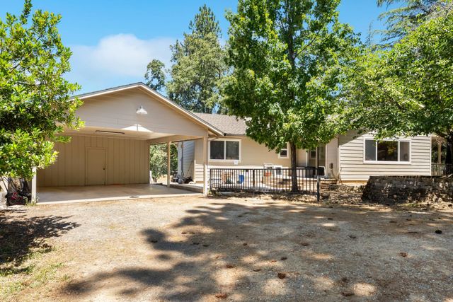2307 Olympia Ln, Placerville, CA 95667