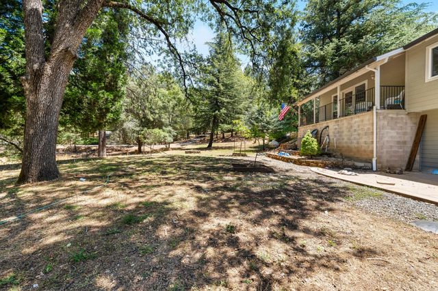 2307 Olympia Ln, Placerville, CA 95667