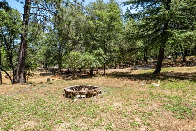 2307 Olympia Ln, Placerville, CA 95667