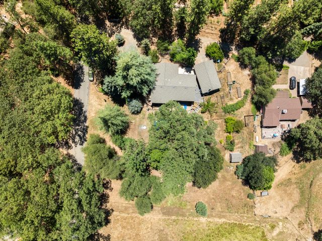 2307 Olympia Ln, Placerville, CA 95667