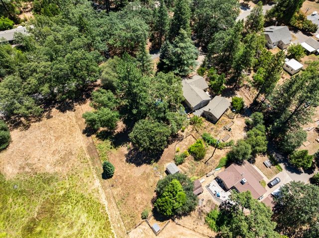 2307 Olympia Ln, Placerville, CA 95667