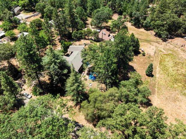 2307 Olympia Ln, Placerville, CA 95667