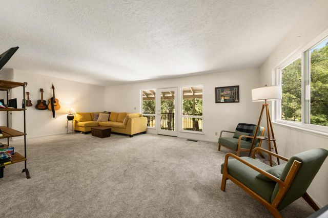 2307 Olympia Ln, Placerville, CA 95667