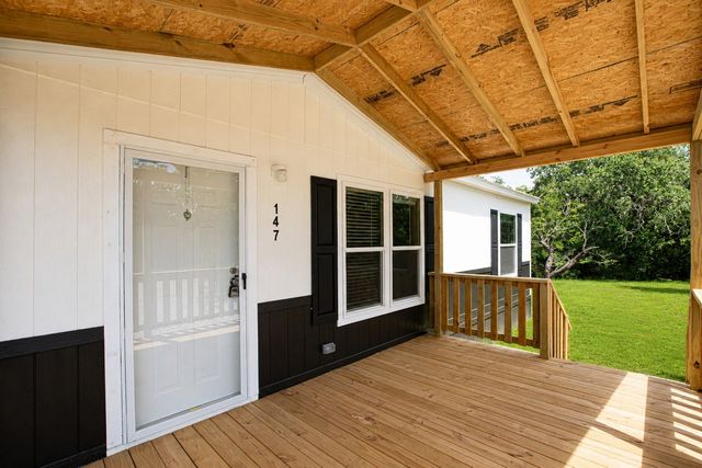 147 Lark Meadow Drive, Runaway Bay, TX 76426