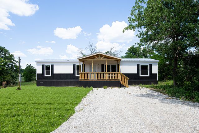 147 Lark Meadow Drive, Runaway Bay, TX 76426