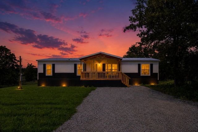 147 Lark Meadow Drive, Runaway Bay, TX 76426