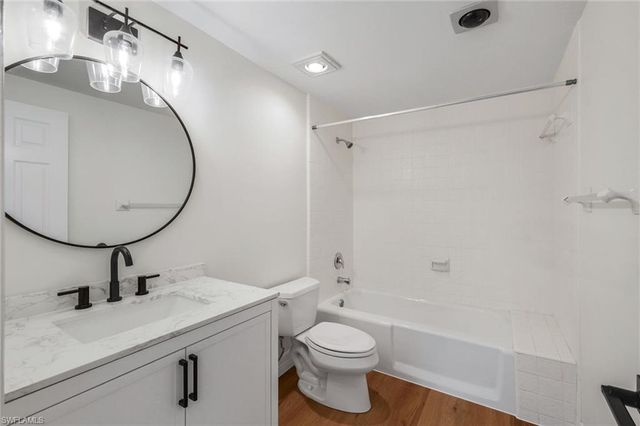 6075 Pelican Bay BLVD 104, Naples, FL 34108