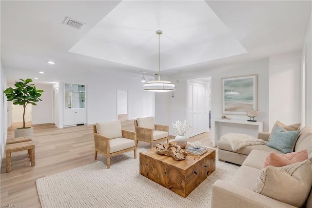 6075 Pelican Bay BLVD 104, Naples, FL 34108