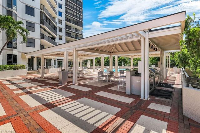 6075 Pelican Bay BLVD 104, Naples, FL 34108