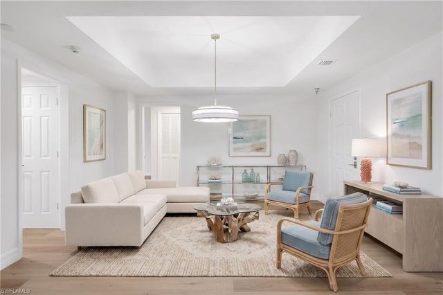 6075 Pelican Bay BLVD 104, Naples, FL 34108