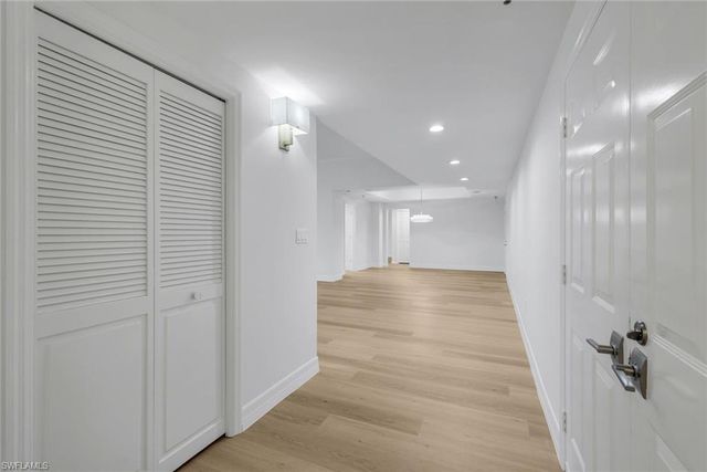 6075 Pelican Bay BLVD 104, Naples, FL 34108
