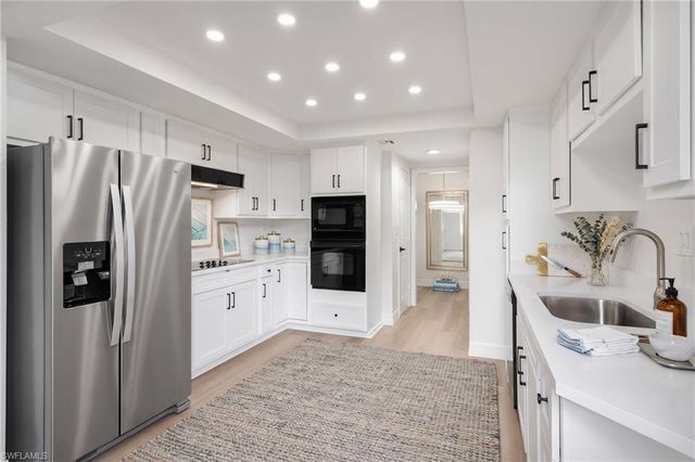 6075 Pelican Bay BLVD 104, Naples, FL 34108