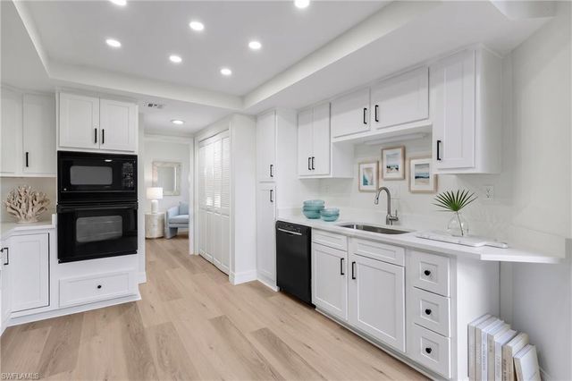6075 Pelican Bay BLVD 104, Naples, FL 34108
