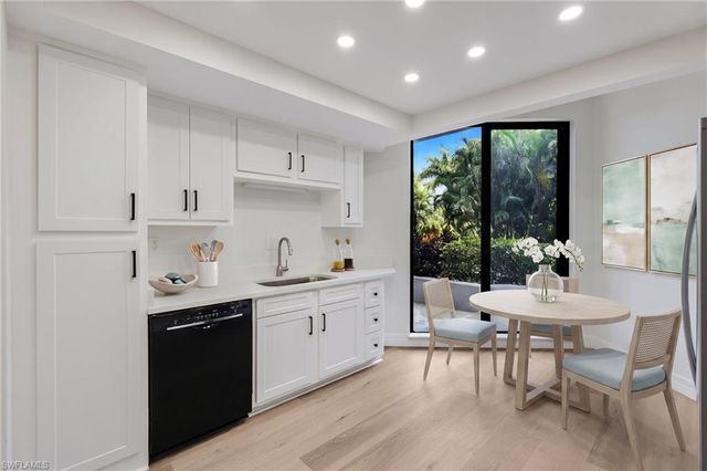 6075 Pelican Bay BLVD 104, Naples, FL 34108