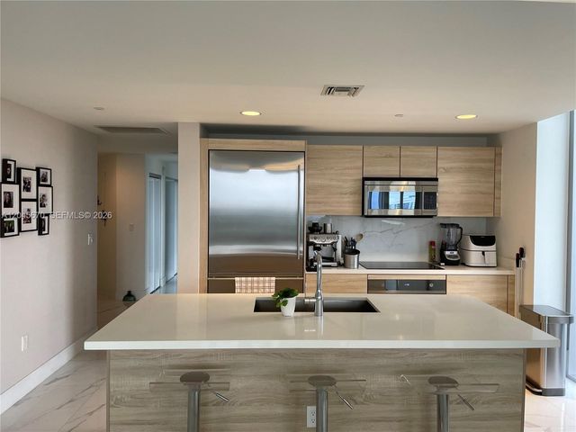16385 Biscayne Blvd 2601, North Miami Beach, FL 33160