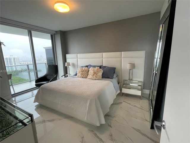 16385 Biscayne Blvd 2601, North Miami Beach, FL 33160
