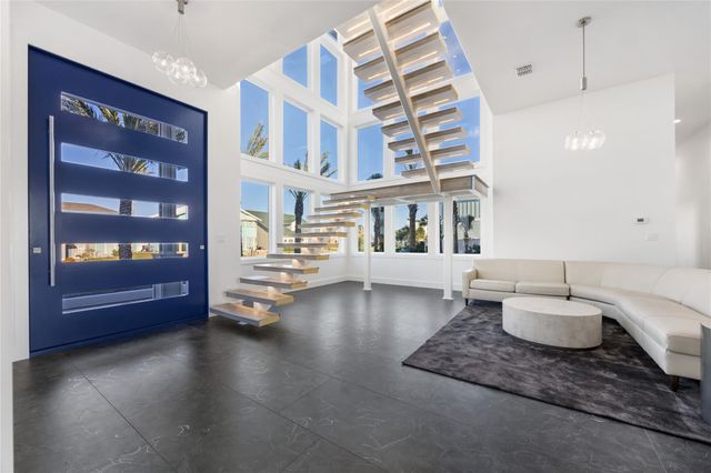 305 Estes DR, Rockport, TX 78382