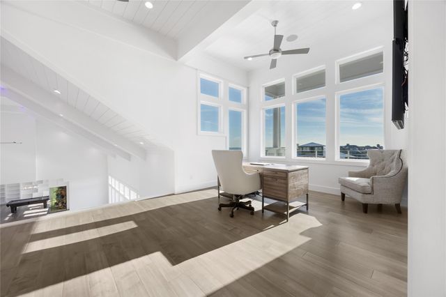 305 Estes DR, Rockport, TX 78382