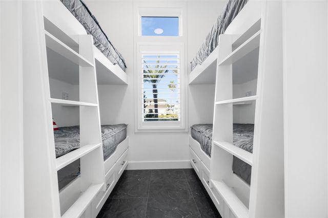 305 Estes DR, Rockport, TX 78382