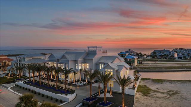 305 Estes DR, Rockport, TX 78382