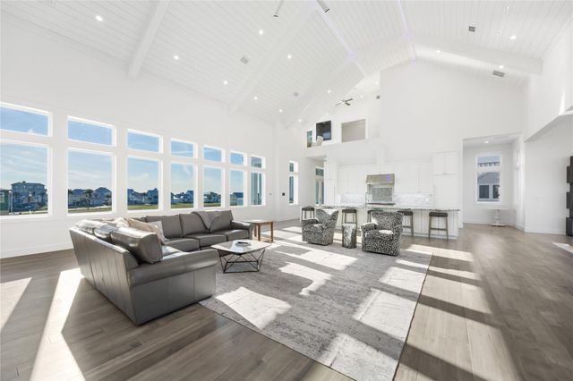 305 Estes DR, Rockport, TX 78382