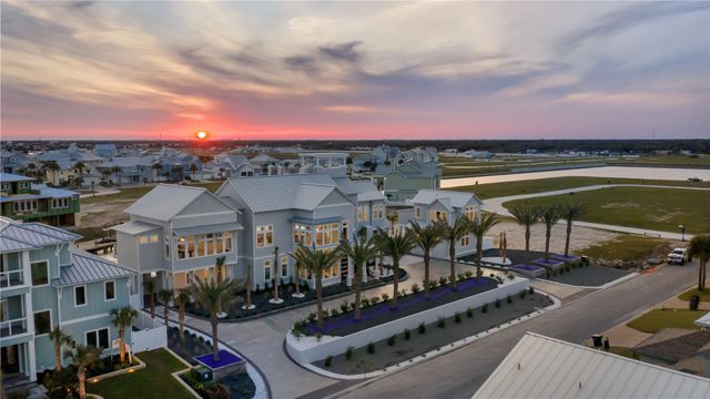 305 Estes DR, Rockport, TX 78382