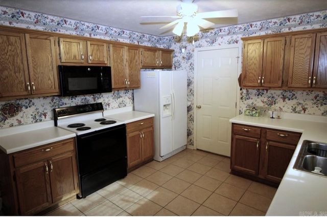 28 Sweetbriar Lane, Greenbrier, AR 72058