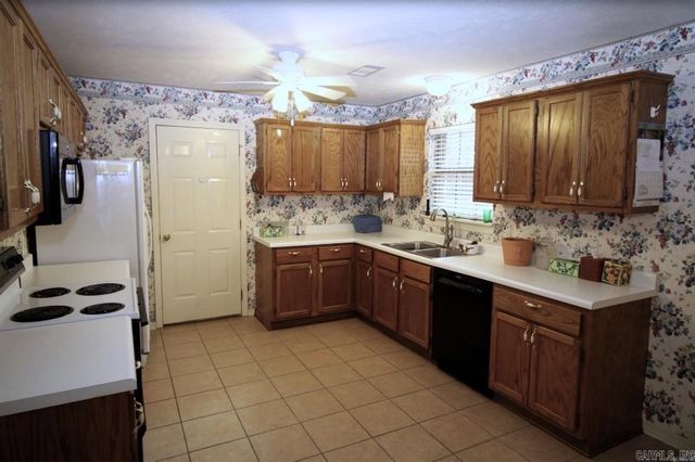 28 Sweetbriar Lane, Greenbrier, AR 72058