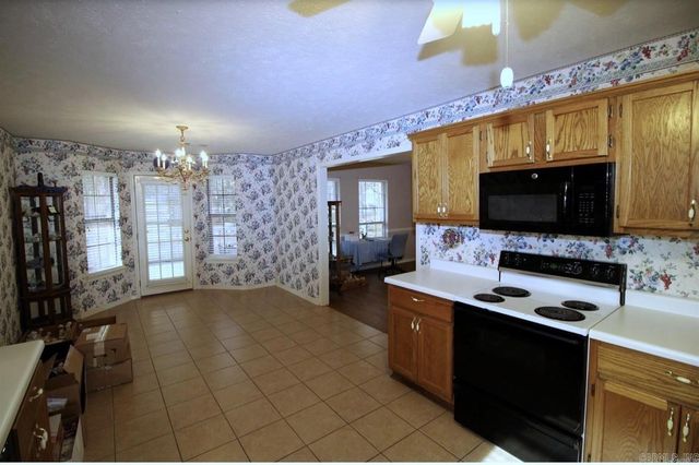 28 Sweetbriar Lane, Greenbrier, AR 72058