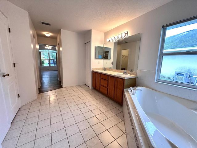 29439 SCHINNECOCK HILLS LANE, San Antonio, FL 33576