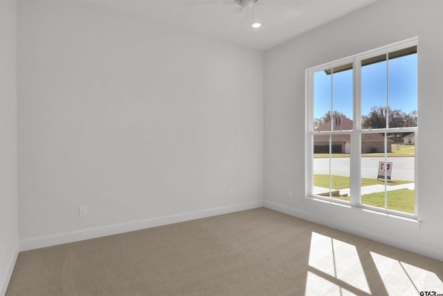 17560 Sugar Bluff Ln, Flint, TX 75762