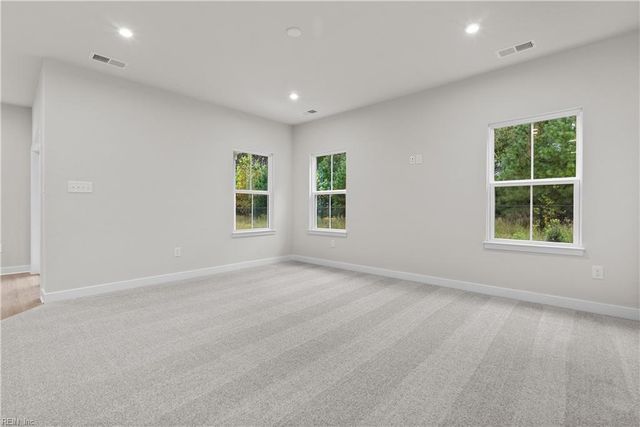 391 Tributary LN, Carrollton, VA 23314