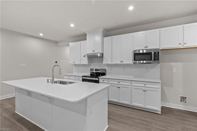 391 Tributary LN, Carrollton, VA 23314