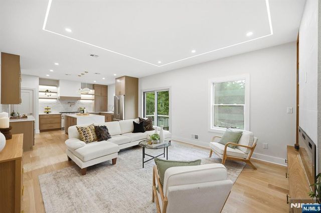 35 Sycamore Avenue, Livingston, NJ 07039