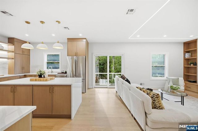 35 Sycamore Avenue, Livingston, NJ 07039