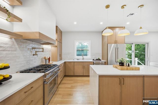 35 Sycamore Avenue, Livingston, NJ 07039