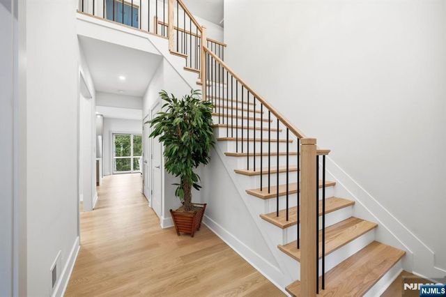 35 Sycamore Avenue, Livingston, NJ 07039