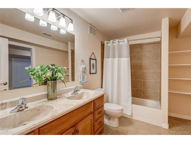 223 N De Gaulle St, Aurora, CO 80018