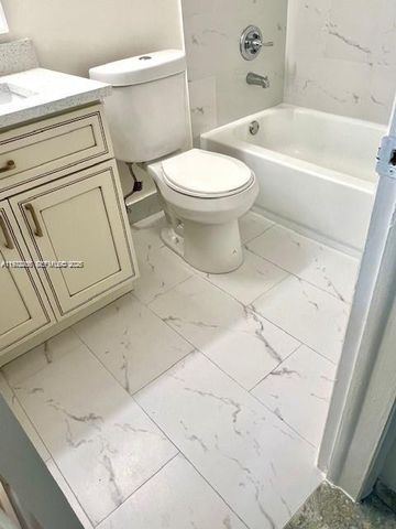 6070 NW 64th Ave 103, Tamarac, FL 33319