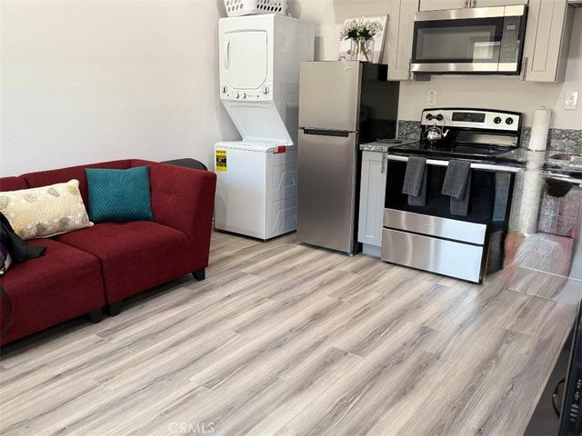 1901 N Grape, Compton, CA 90222