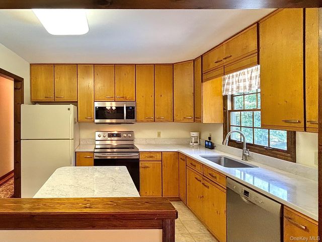 6 Kipsbergen Drive, Rhinebeck, NY 12572
