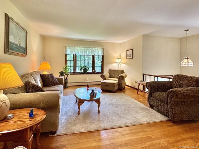6 Kipsbergen Drive, Rhinebeck, NY 12572
