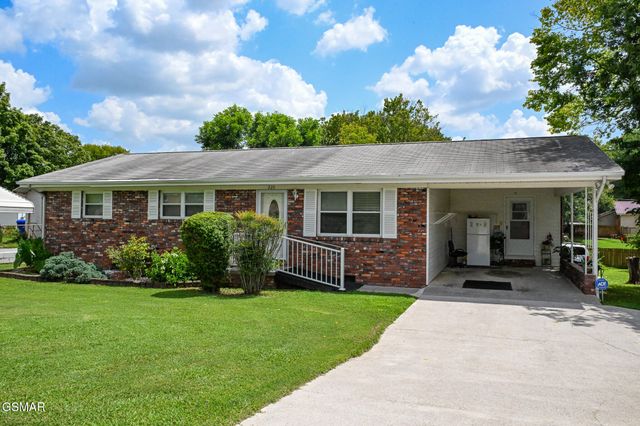 220 Pinedale Street, Maryville, TN 37801