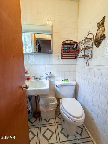 220 Pinedale Street, Maryville, TN 37801