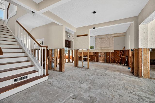 835 16TH AVENUE NE, St Petersburg, FL 33704