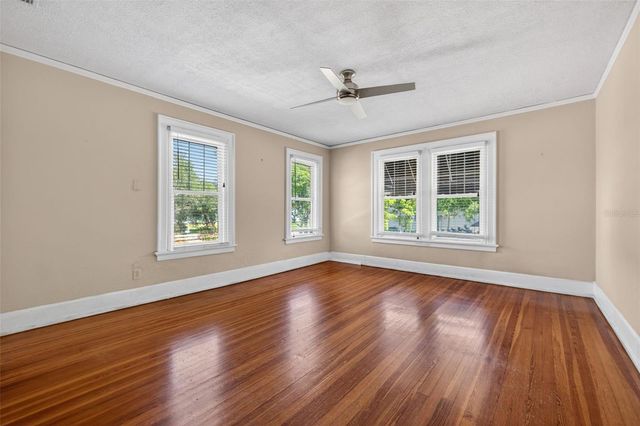 835 16TH AVENUE NE, St Petersburg, FL 33704