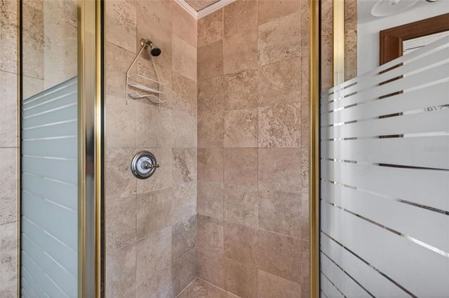 835 16TH AVENUE NE, St Petersburg, FL 33704