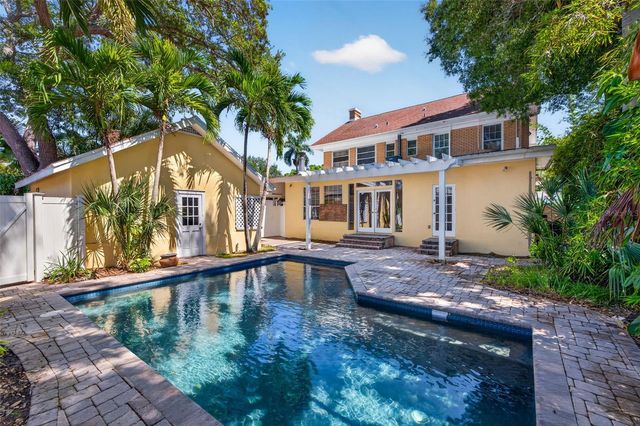 835 16TH AVENUE NE, St Petersburg, FL 33704