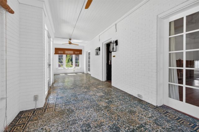 835 16TH AVENUE NE, St Petersburg, FL 33704